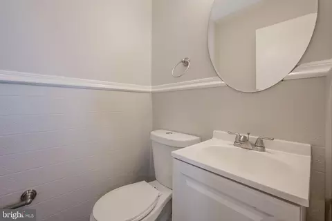 823 220th St, Pasadena, MD 21122 photo 9