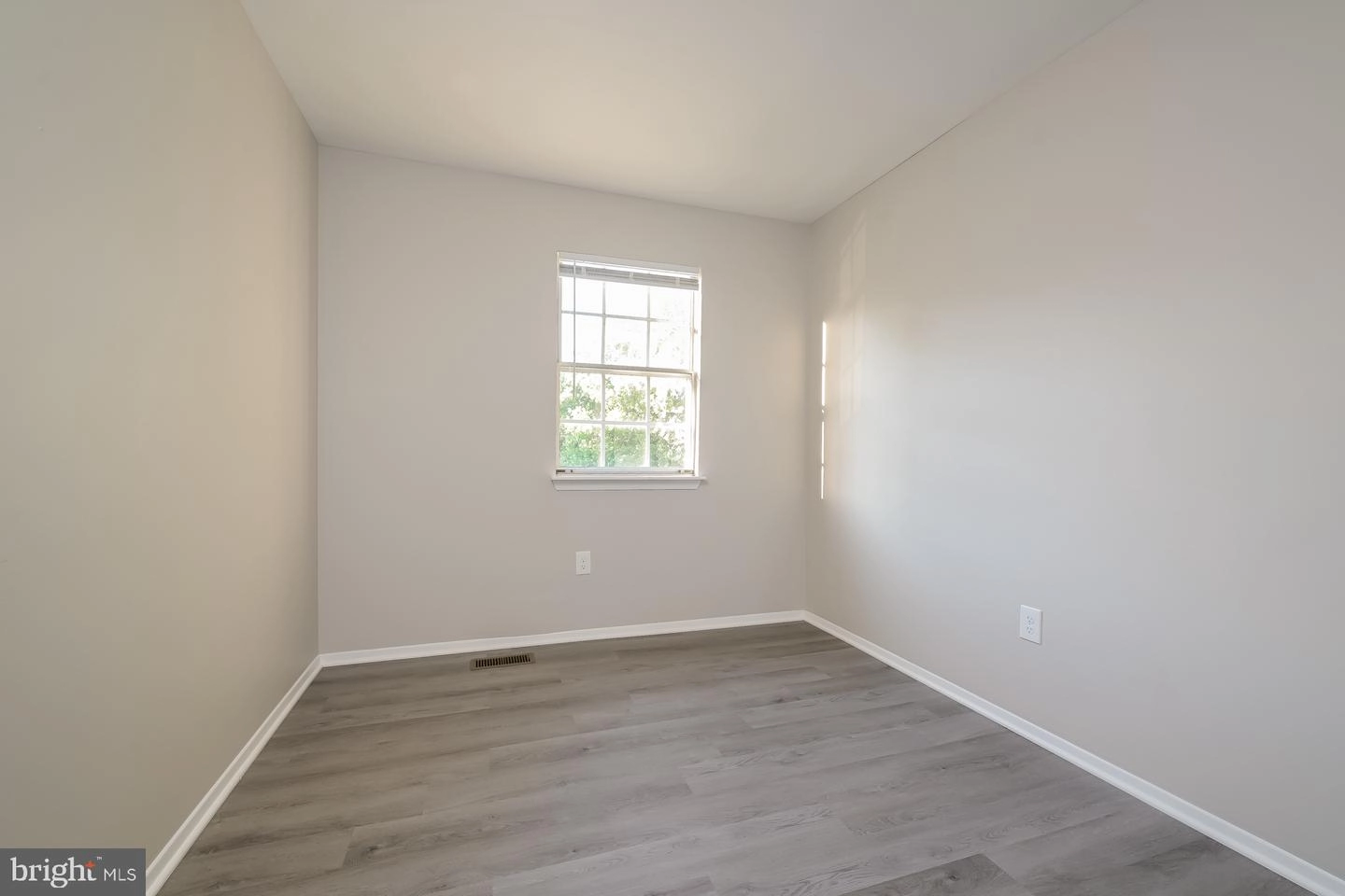 823 220th St, Pasadena, MD 21122 photo 11