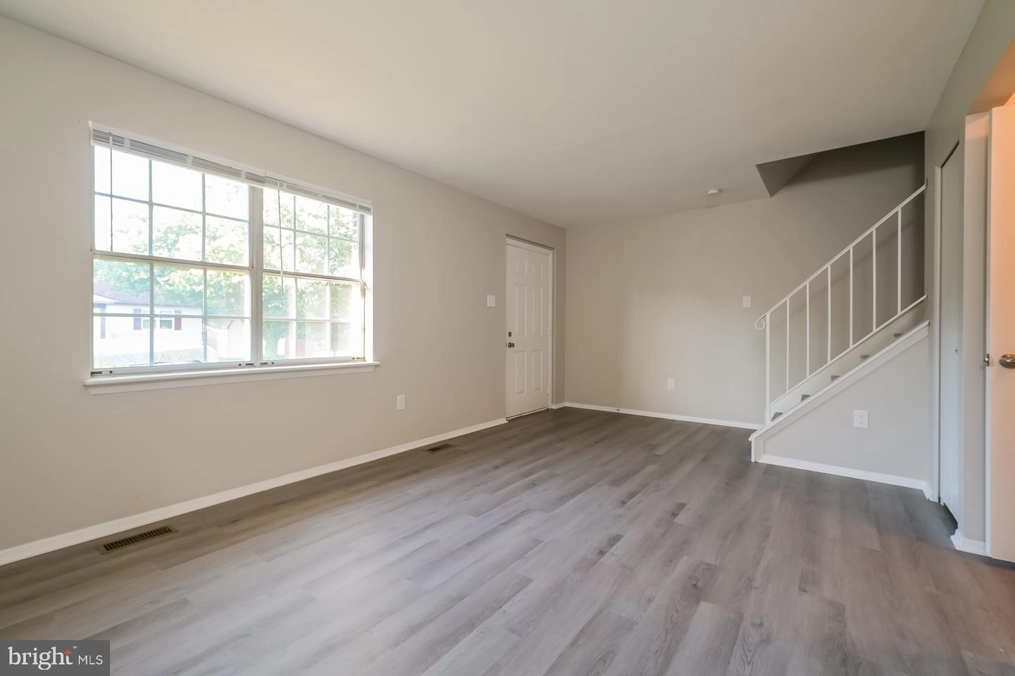 823 220th St, Pasadena, MD 21122 photo 4