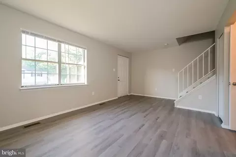 823 220th St, Pasadena, MD 21122 photo 4