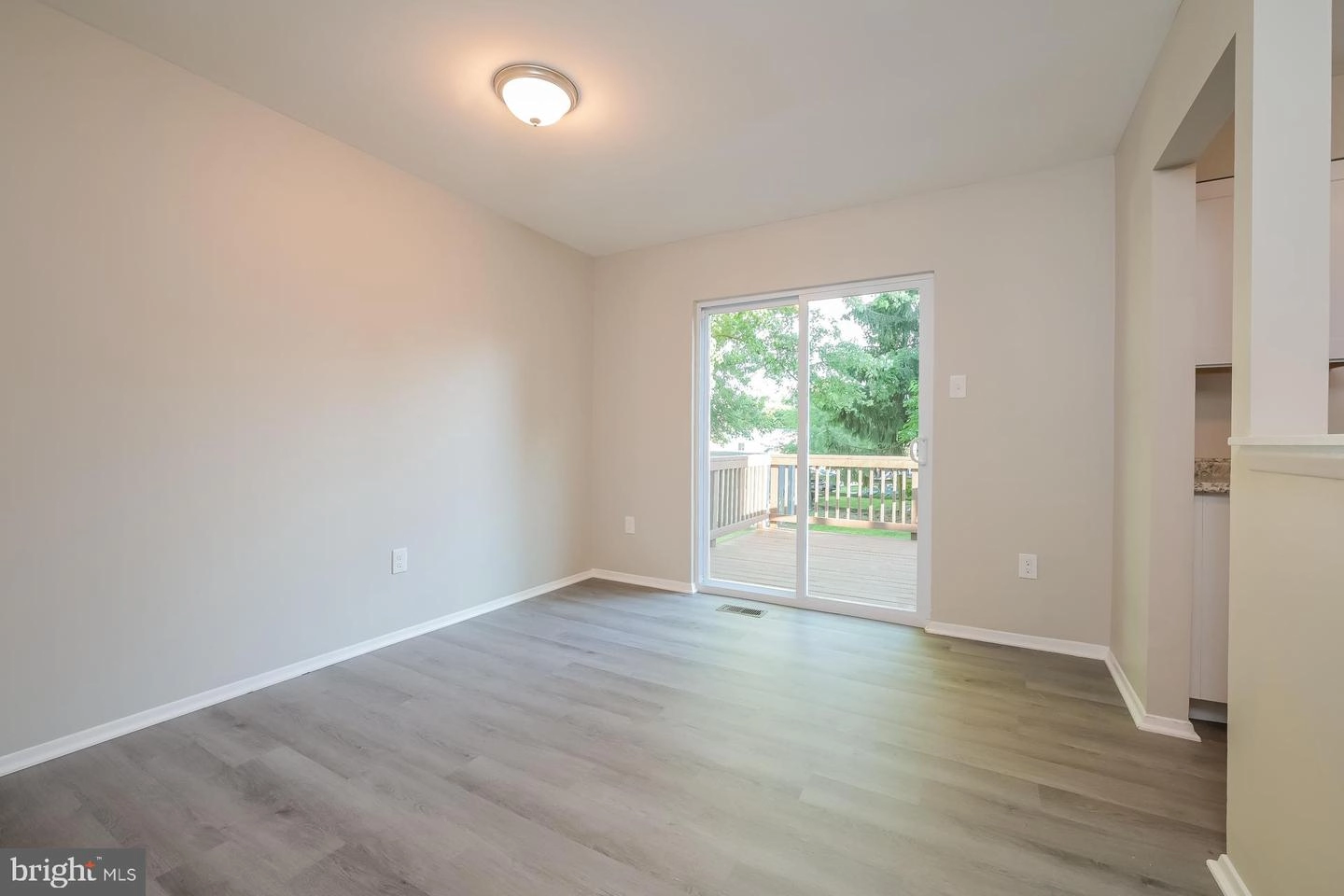 823 220th St, Pasadena, MD 21122 photo 5
