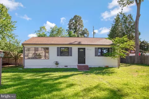1734 Lake Ave, Shady Side, MD 20764