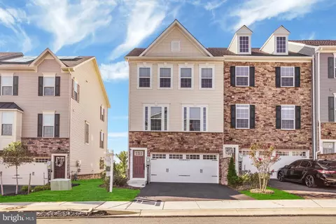 127 Bethlehem Pl, Brooklyn Park, MD 21225