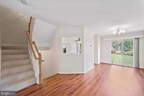 Living - 2007 Compton Ct #158, Annapolis, MD 21401 photo 2 of 5