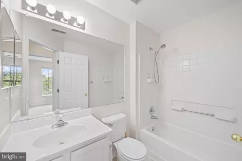 Bath - 2007 Compton Ct #158, Annapolis, MD 21401 photo 3 of 5