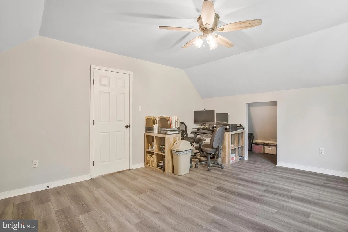 Entry Way - 8149 Ventnor Rd, Pasadena, MD 21122 photo 4 of 4