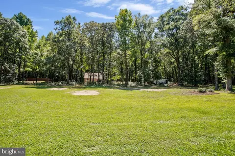 Exterior - 8149 Ventnor Rd, Pasadena, MD 21122 photo 6 of 7