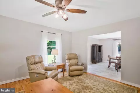 Living - 8149 Ventnor Rd, Pasadena, MD 21122 photo 1 of 2