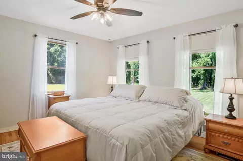 Bedroom - 8149 Ventnor Rd, Pasadena, MD 21122 photo 1 of 3