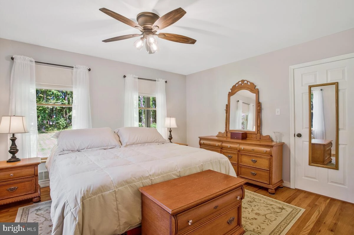 Bedroom - 8149 Ventnor Rd, Pasadena, MD 21122 photo 2 of 3