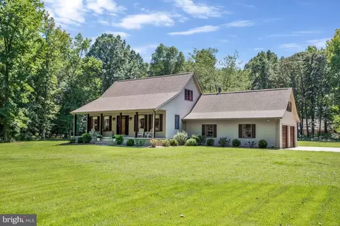 Exterior - 8149 Ventnor Rd, Pasadena, MD 21122 photo 2 of 7