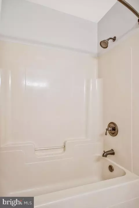 Bath - 8149 Ventnor Rd, Pasadena, MD 21122 photo 2 of 6