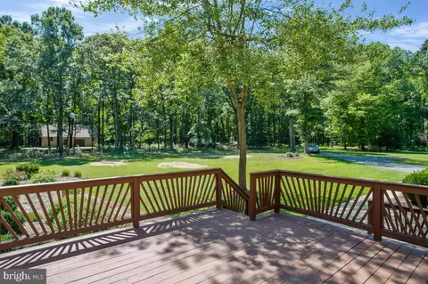 Exterior - 8149 Ventnor Rd, Pasadena, MD 21122 photo 4 of 7