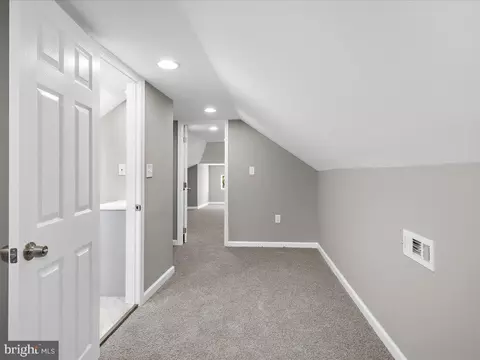 Entry Way - 213 Franklin Ave, Brooklyn, MD 21225 photo 5 of 5