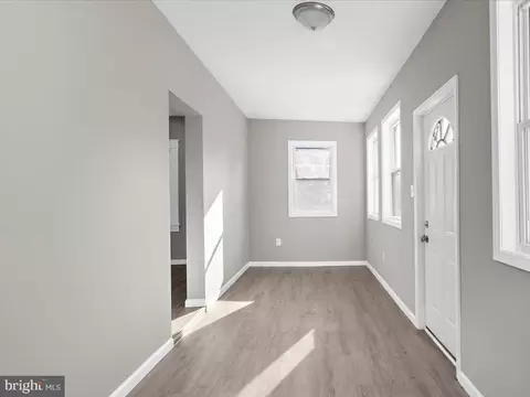 Entry Way - 213 Franklin Ave, Brooklyn, MD 21225 photo 1 of 5