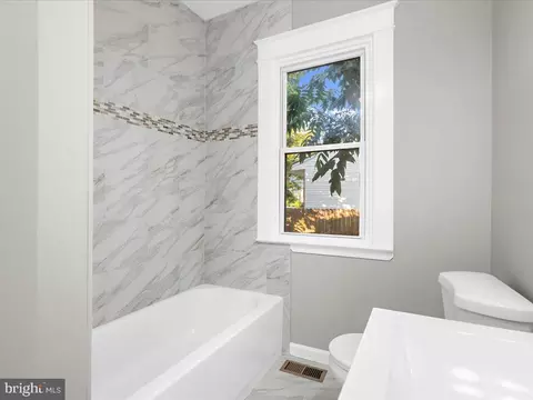 Bath - 213 Franklin Ave, Brooklyn, MD 21225 photo 2 of 4