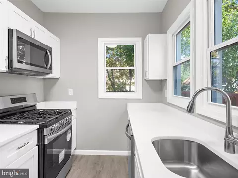 Kitchen - 213 Franklin Ave, Brooklyn, MD 21225 photo 3 of 5