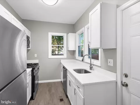 Kitchen - 213 Franklin Ave, Brooklyn, MD 21225 photo 1 of 5