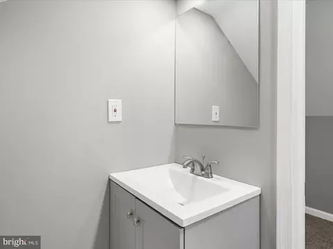 Bath - 213 Franklin Ave, Brooklyn, MD 21225 photo 4 of 4