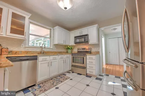 1406 Orr Ct, Pasadena, MD 21122 photo 20