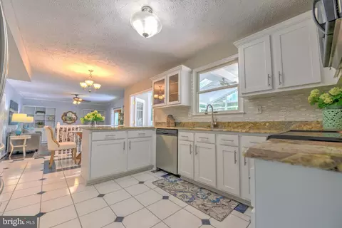 1406 Orr Ct, Pasadena, MD 21122 photo 21