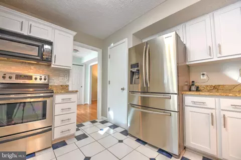 1406 Orr Ct, Pasadena, MD 21122 photo 23