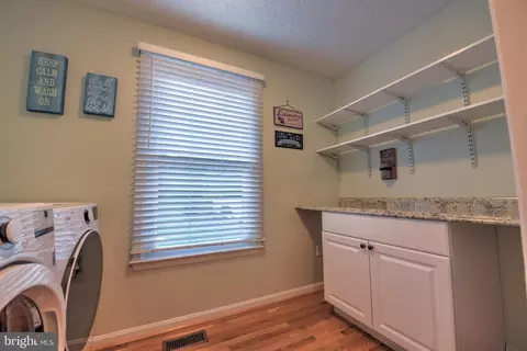 1406 Orr Ct, Pasadena, MD 21122 photo 58