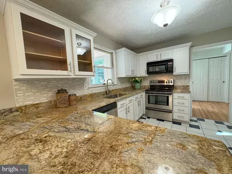 1406 Orr Ct, Pasadena, MD 21122 photo 24