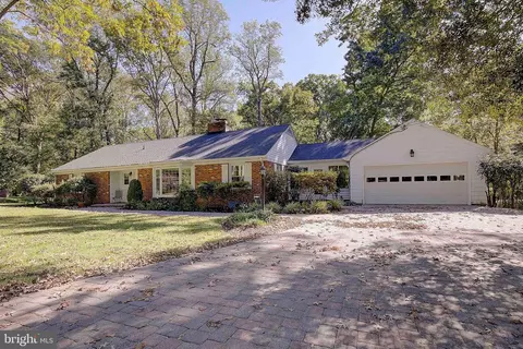 547 Higgins Dr, Odenton, MD 21113 photo 3