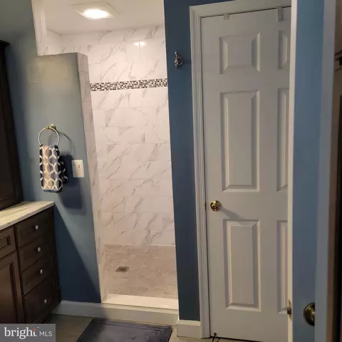 Entry Way - 110 Elliott Pl, Edgewater, MD 21037 photo 6 of 6
