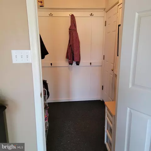 Entry Way - 110 Elliott Pl, Edgewater, MD 21037 photo 2 of 6