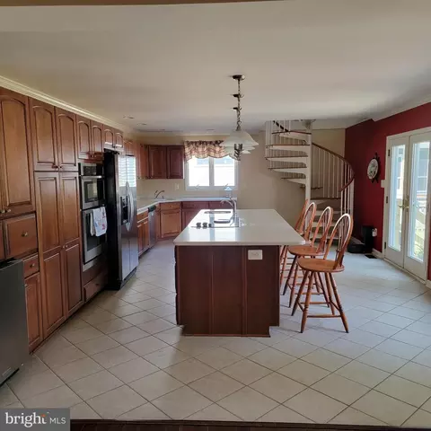 Kitchen - 110 Elliott Pl, Edgewater, MD 21037 photo 3 of 4