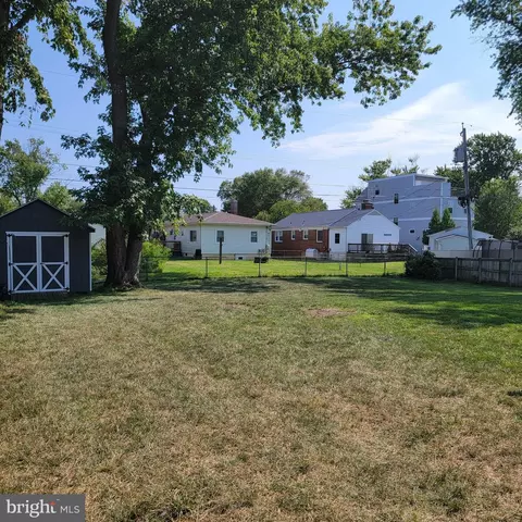 Exterior - 110 Elliott Pl, Edgewater, MD 21037 photo 7 of 8