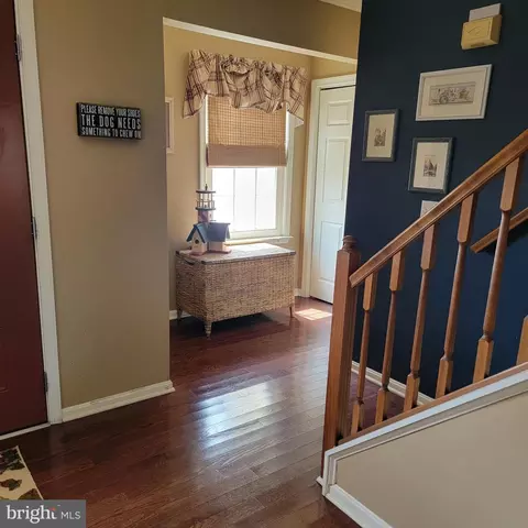 Entry Way - 110 Elliott Pl, Edgewater, MD 21037 photo 1 of 6