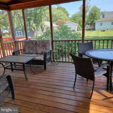 Exterior - 110 Elliott Pl, Edgewater, MD 21037 photo 3 of 8