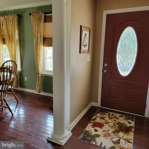 Entry Way - 110 Elliott Pl, Edgewater, MD 21037 photo 3 of 6