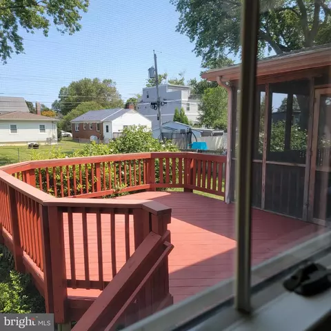 Exterior - 110 Elliott Pl, Edgewater, MD 21037 photo 5 of 8