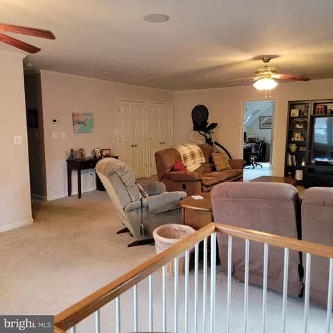 Entry Way - 110 Elliott Pl, Edgewater, MD 21037 photo 5 of 6