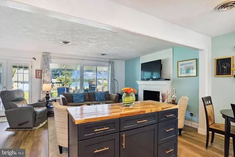 Kitchen - 3423 S River Ter, Edgewater, MD 21037 photo 2 of 4