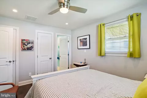 Bedroom - 3423 S River Ter, Edgewater, MD 21037 photo 3 of 5