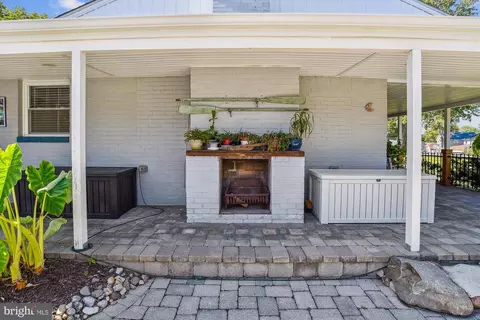 Exterior - 3423 S River Ter, Edgewater, MD 21037 photo 5 of 22