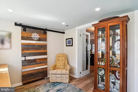Entry Way - 3423 S River Ter, Edgewater, MD 21037 photo 3 of 5