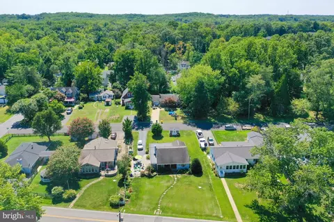 View/Area - 3423 S River Ter, Edgewater, MD 21037 photo 2 of 10