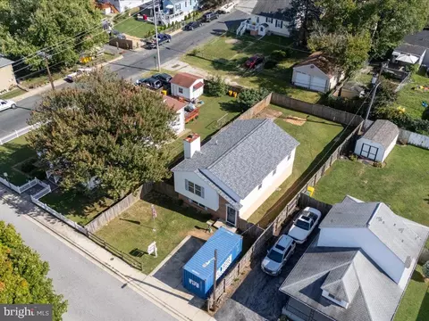 313 Doris Ave, Brooklyn, MD 21225 photo 2
