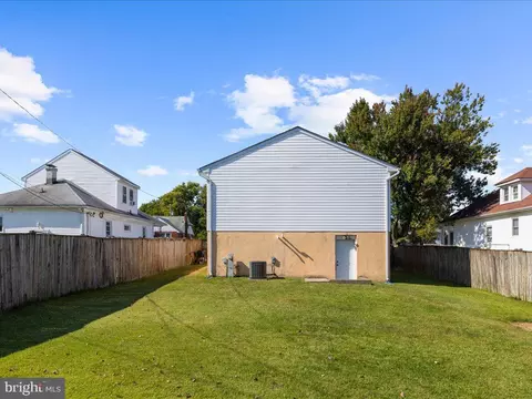 313 Doris Ave, Brooklyn, MD 21225 photo 3