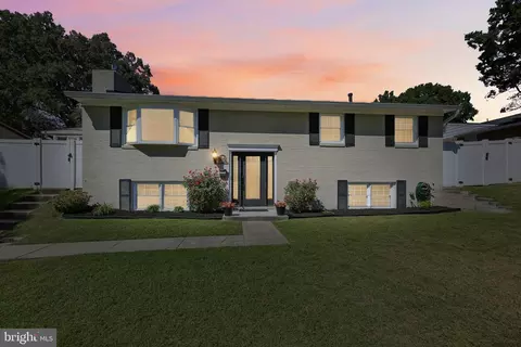 8252 Fenton Ln, Pasadena, MD 21122