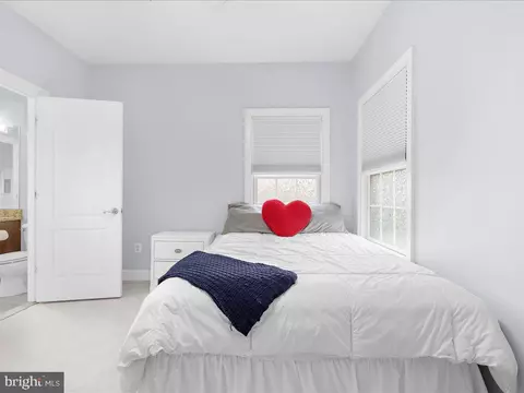 Bedroom - 1509 Devere Dr, Pasadena, MD 21122 photo 2 of 15