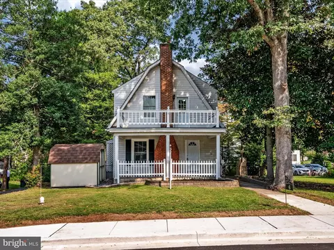 6 Oak Ln SW, Glen Burnie, MD 21061