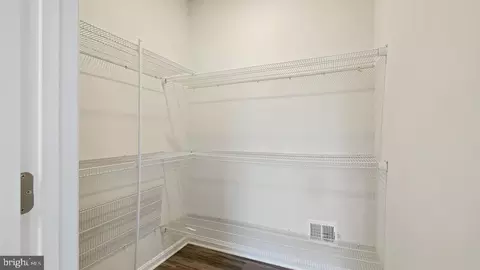 Entry Way - 832 Hillside Ave, Edgewater, MD 21037 photo 8 of 21
