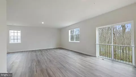 Entry Way - 832 Hillside Ave, Edgewater, MD 21037 photo 7 of 21